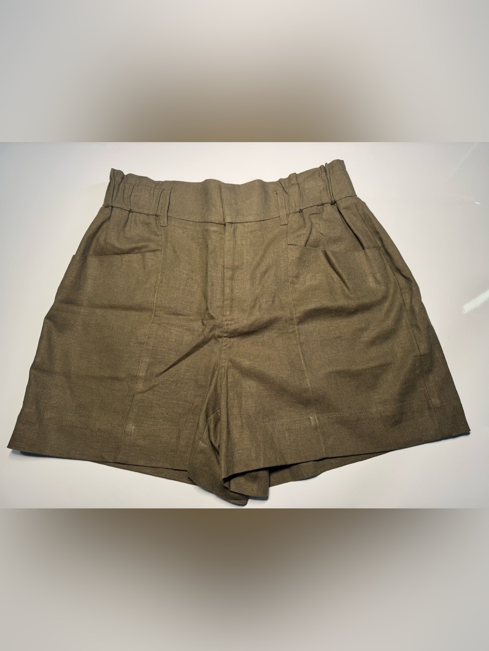 NWOT Simply Vera Vera Wang Women Linen Olive Color Shorts Size Medium 55% Linen
